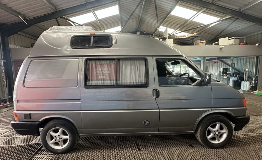 VOLKSWAGEN TRANSPORTER CARAVELLE