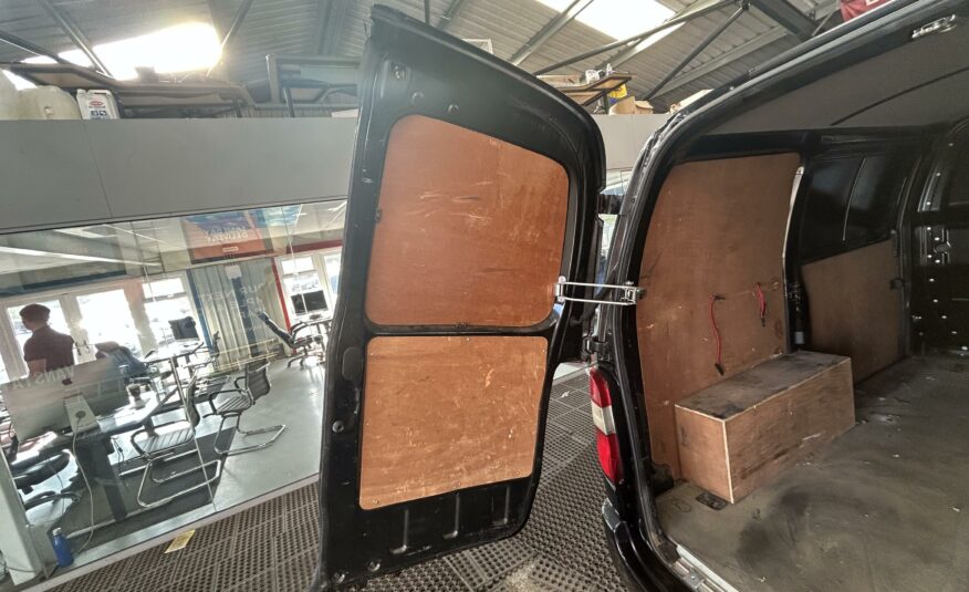 2009 TOYOTA HIACE 280 D-4D 120 SWB