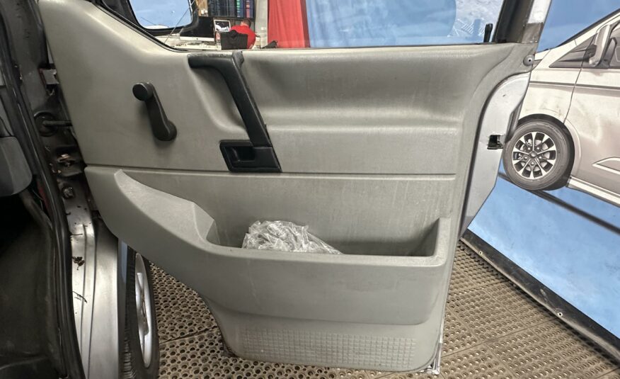 VOLKSWAGEN TRANSPORTER CARAVELLE