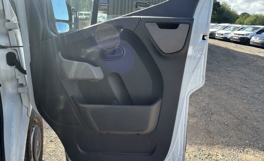 2012 RENAULT MASTER 125.35 LWB