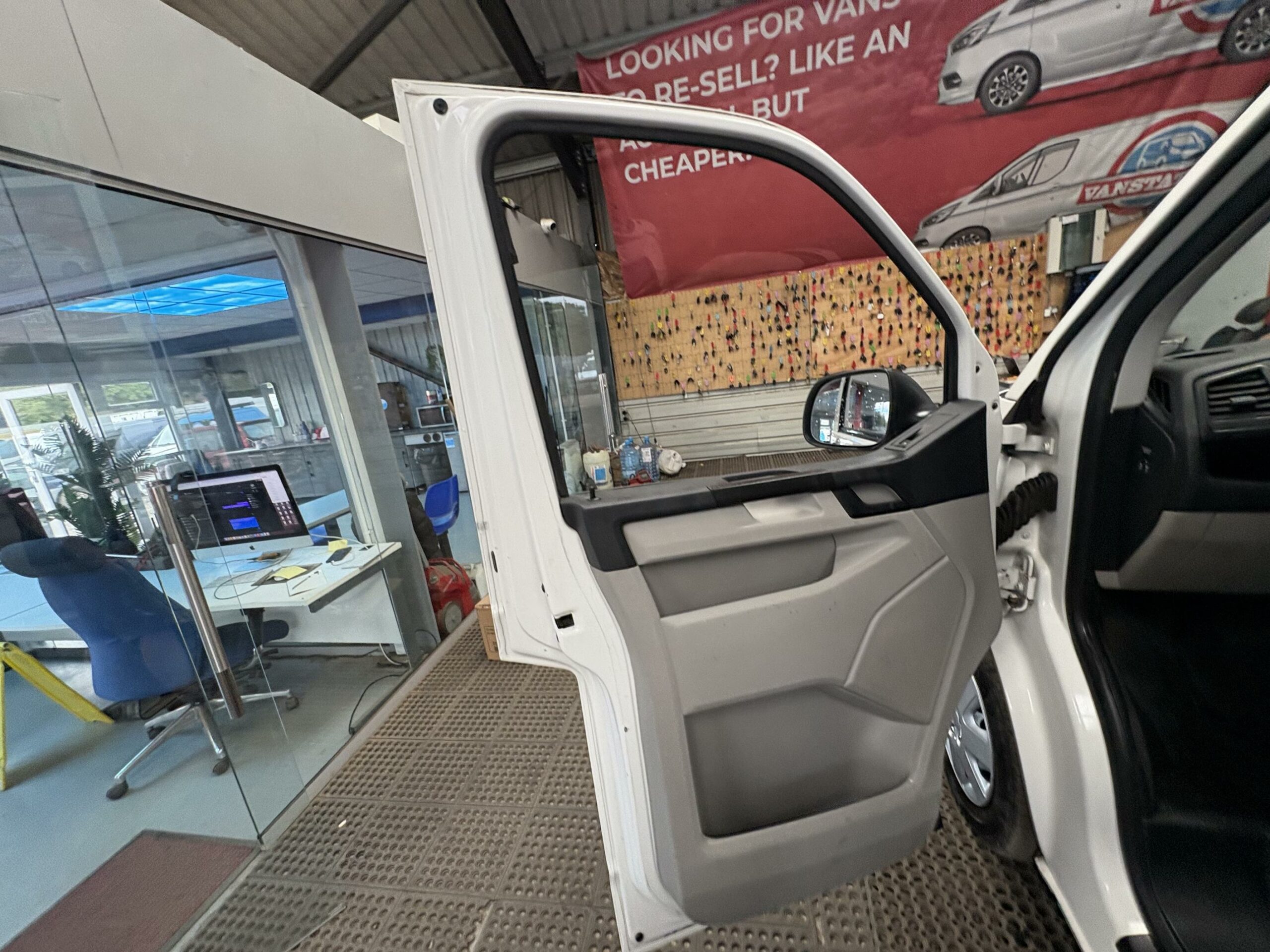 2018 Volkswagen Transporter Transporter T30 Startline TDI BlueMotion Technology – GM18KYS