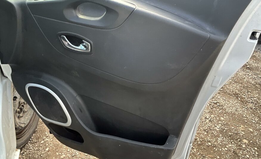 2016 VAUXHALL VIVARO TRAFFIC