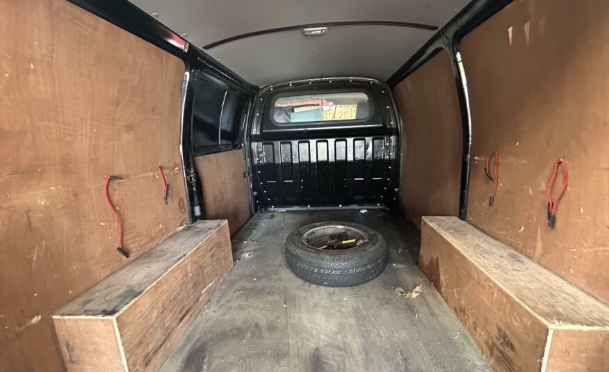 2009 TOYOTA HIACE 280 D-4D 120 SWB