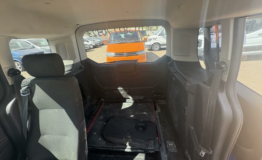 2016 FORD FREEDOM RE AUTO