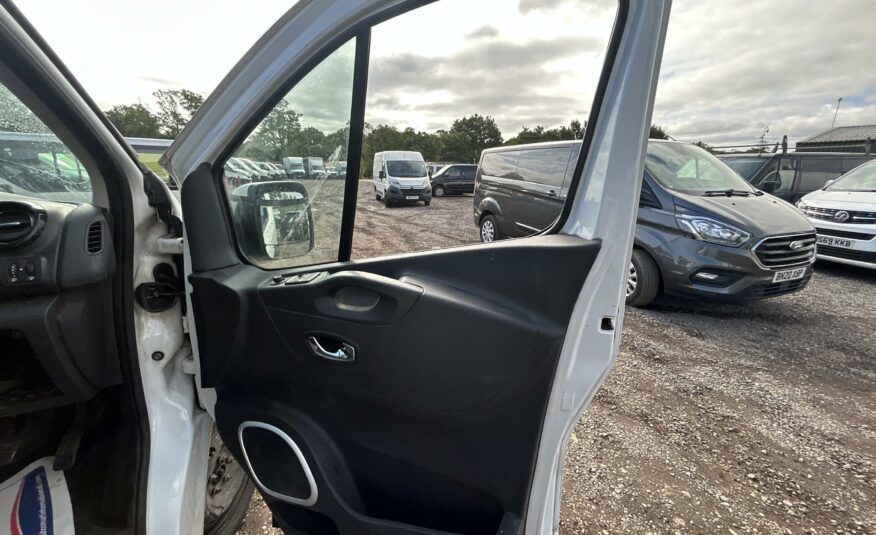 2016 VAUXHALL VIVARO TRAFFIC
