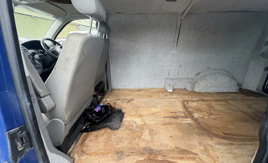 2004 VOLKSWAGEN TRANSPORTER T5 2.5 TDI