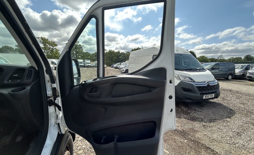 2016 IVECO DAILY 35S13V