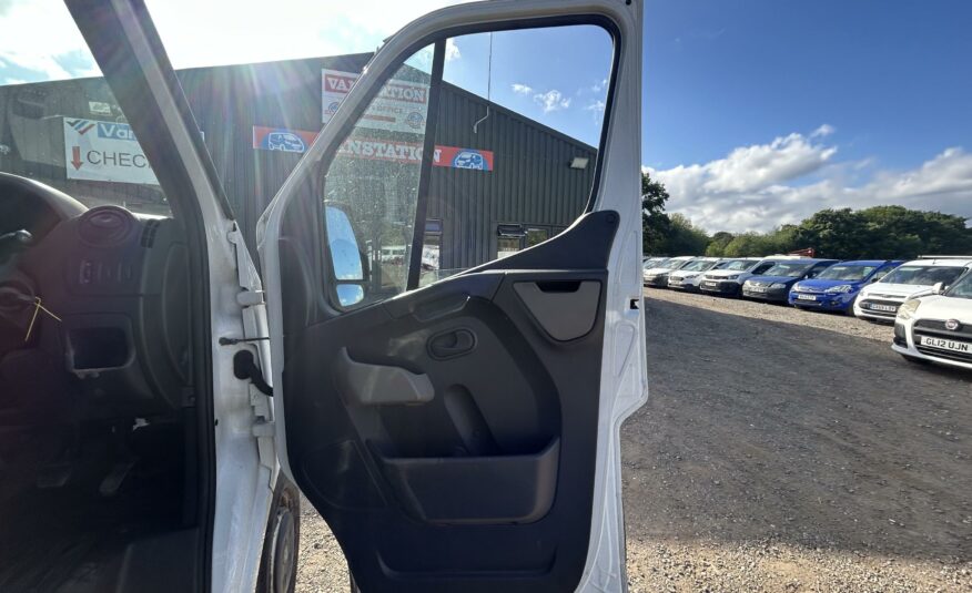 2012 RENAULT MASTER 125.35 LWB