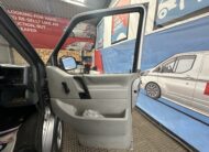 VOLKSWAGEN TRANSPORTER CARAVELLE