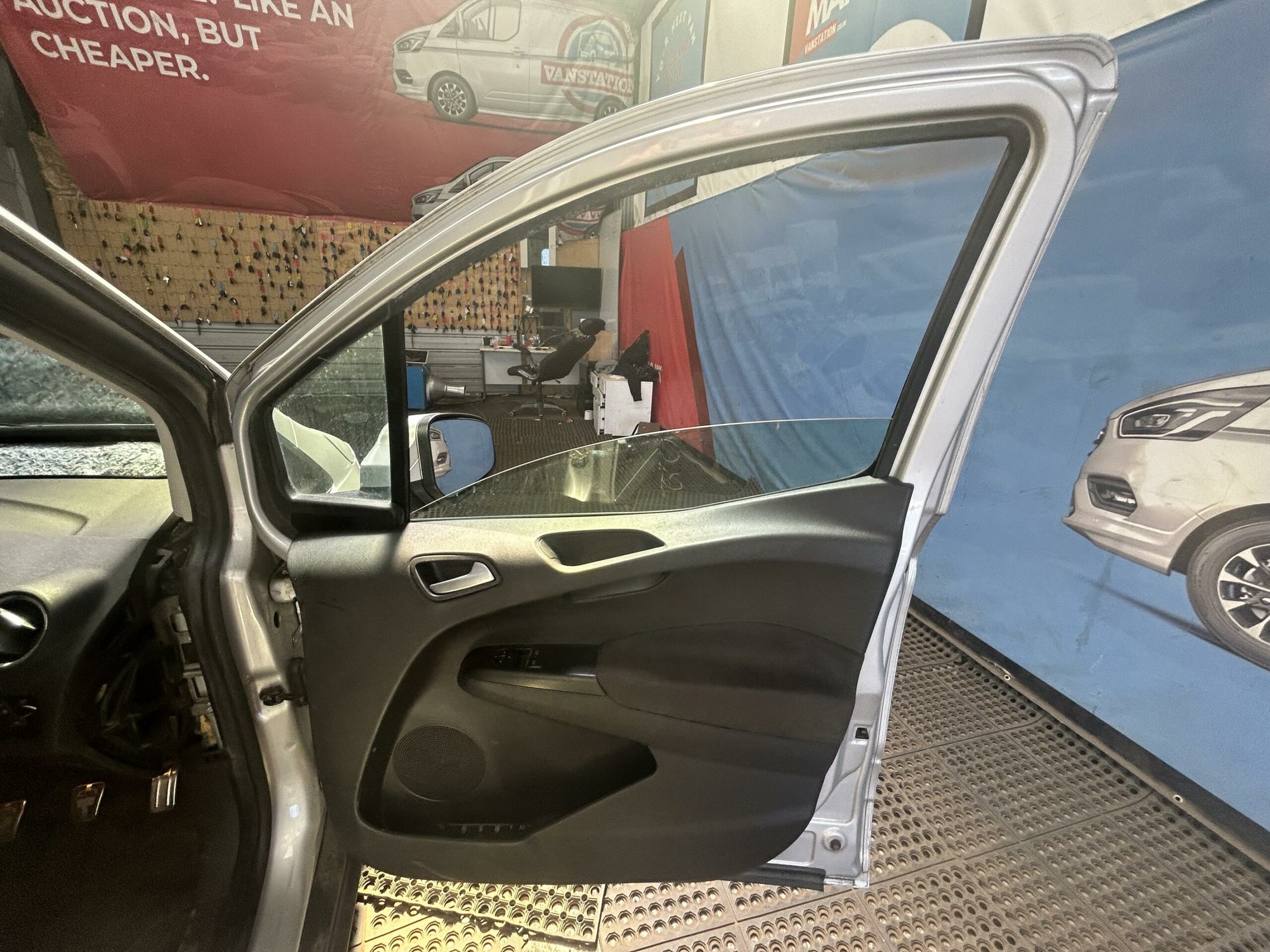 2018 Ford Transit Courier Transit Courier Limited TDCi – HJ68VHA