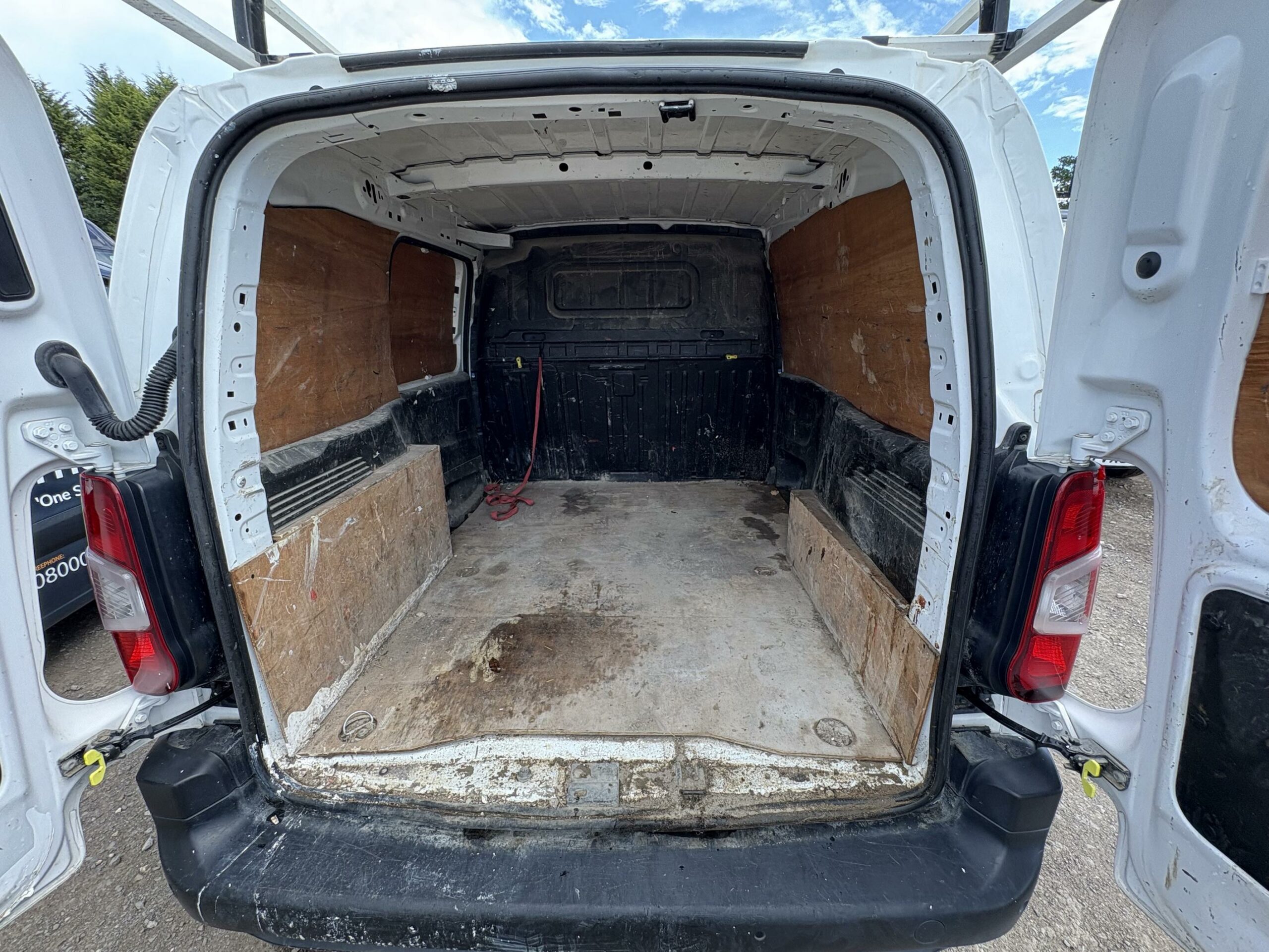 2021 Citroen Berlingo Berlingo 1000 Enterprise Blue HDi S/S Auto – LJ21GMC