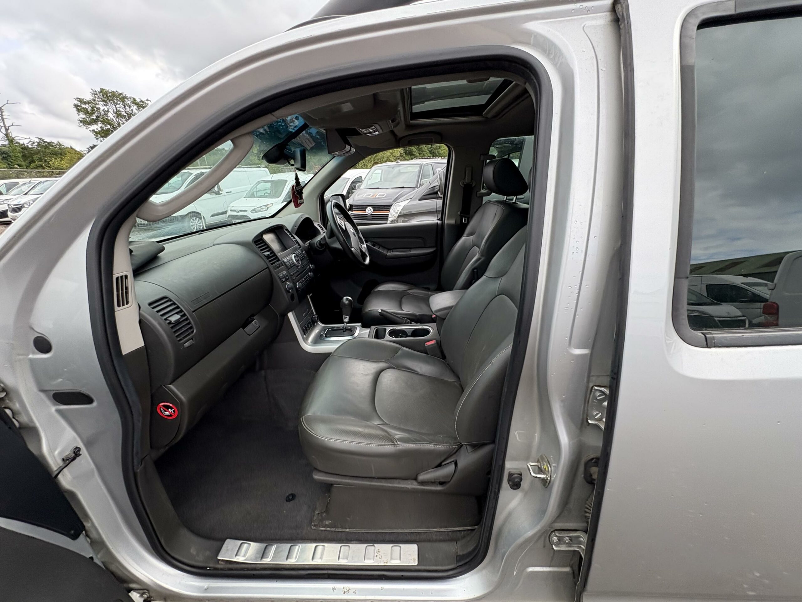 2015 Nissan Navara Navara Outlaw dCi Auto – YN65WJL/C3WAXY