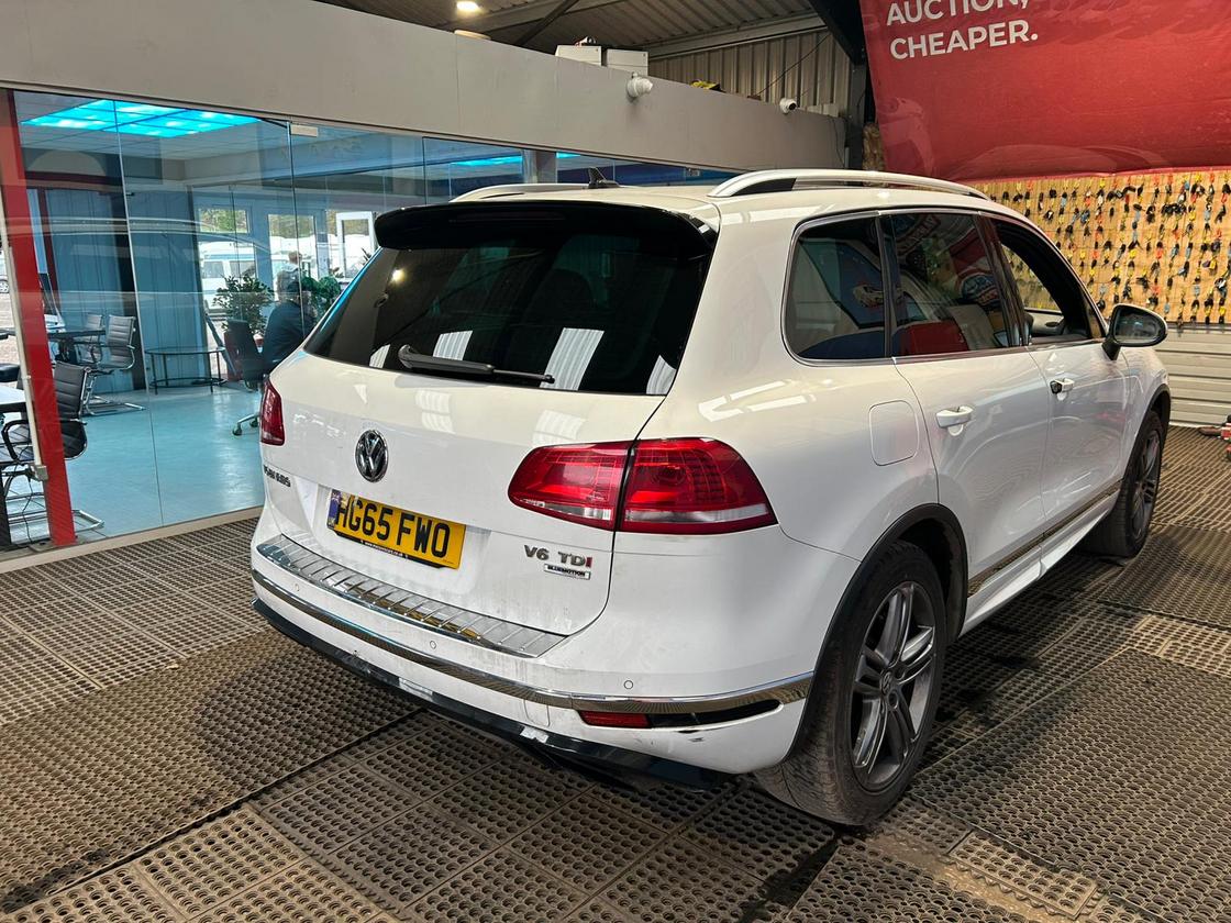 2015 Volkswagen Touareg – Model: Touareg V6 R-Line TDI BlueMotion Technology Auto – HG65FWO