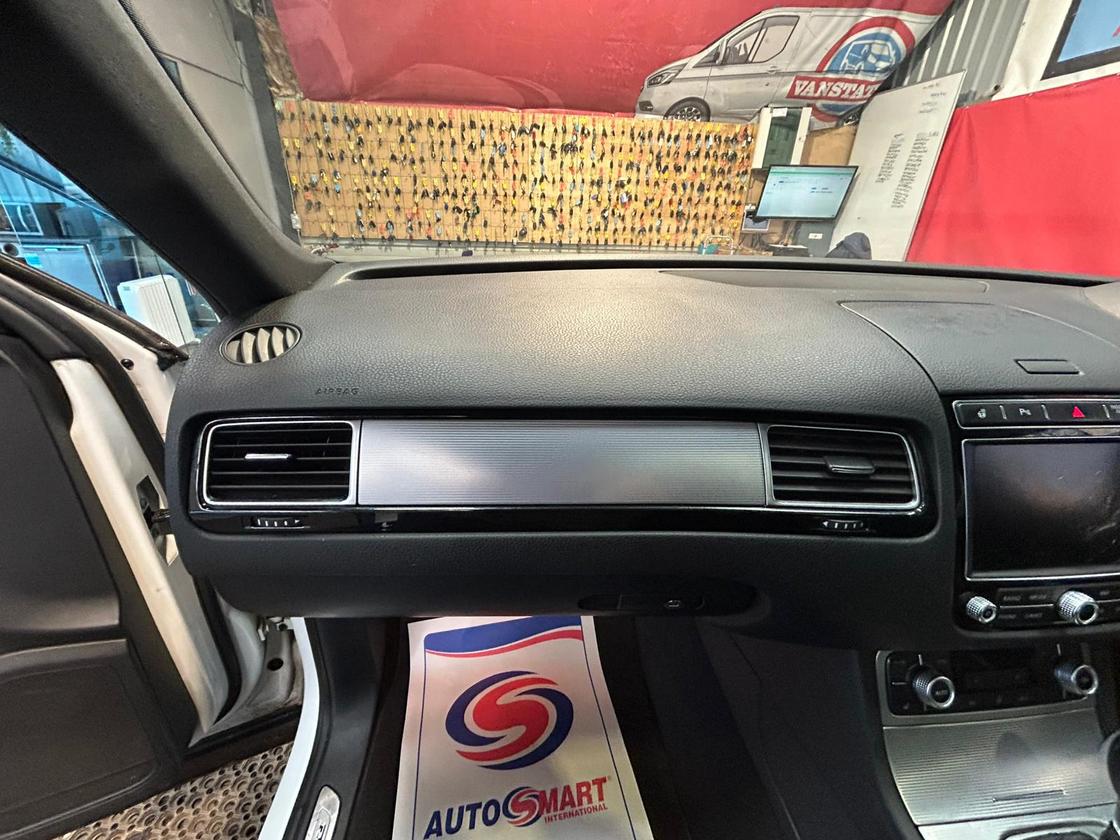 2015 Volkswagen Touareg – Model: Touareg V6 R-Line TDI BlueMotion Technology Auto – HG65FWO