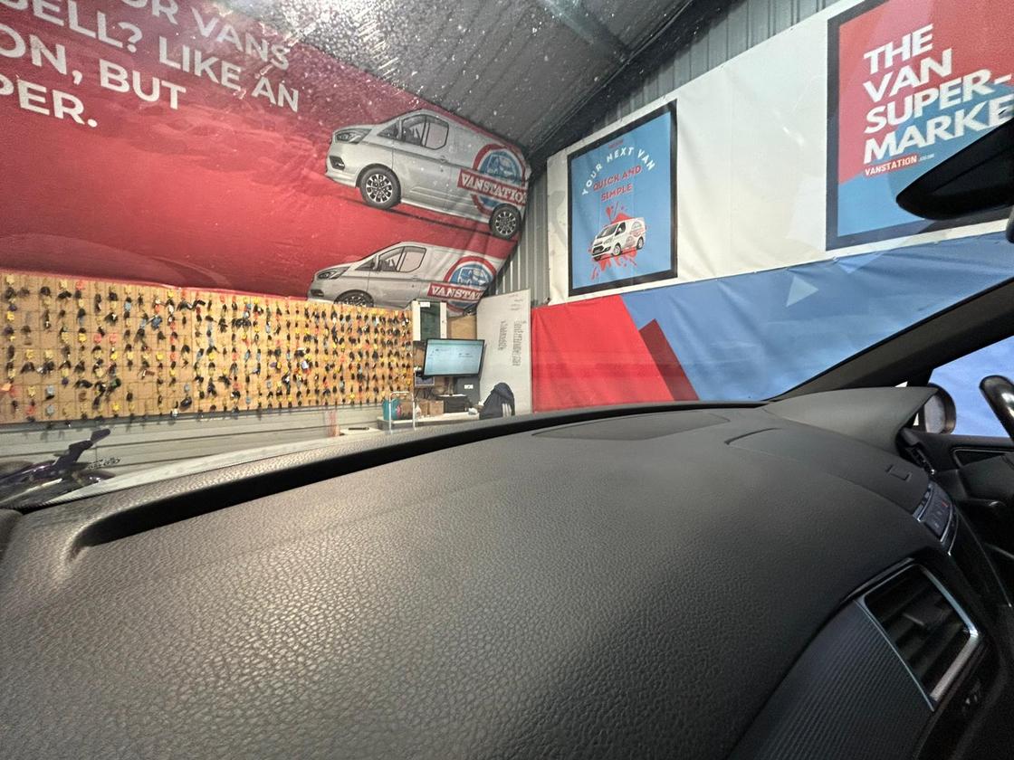 2015 Volkswagen Touareg – Model: Touareg V6 R-Line TDI BlueMotion Technology Auto – HG65FWO