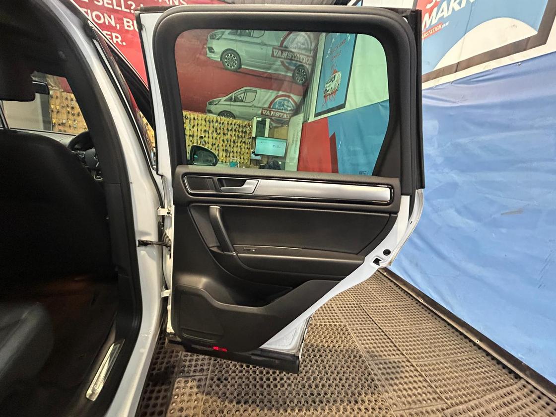 2015 Volkswagen Touareg – Model: Touareg V6 R-Line TDI BlueMotion Technology Auto – HG65FWO