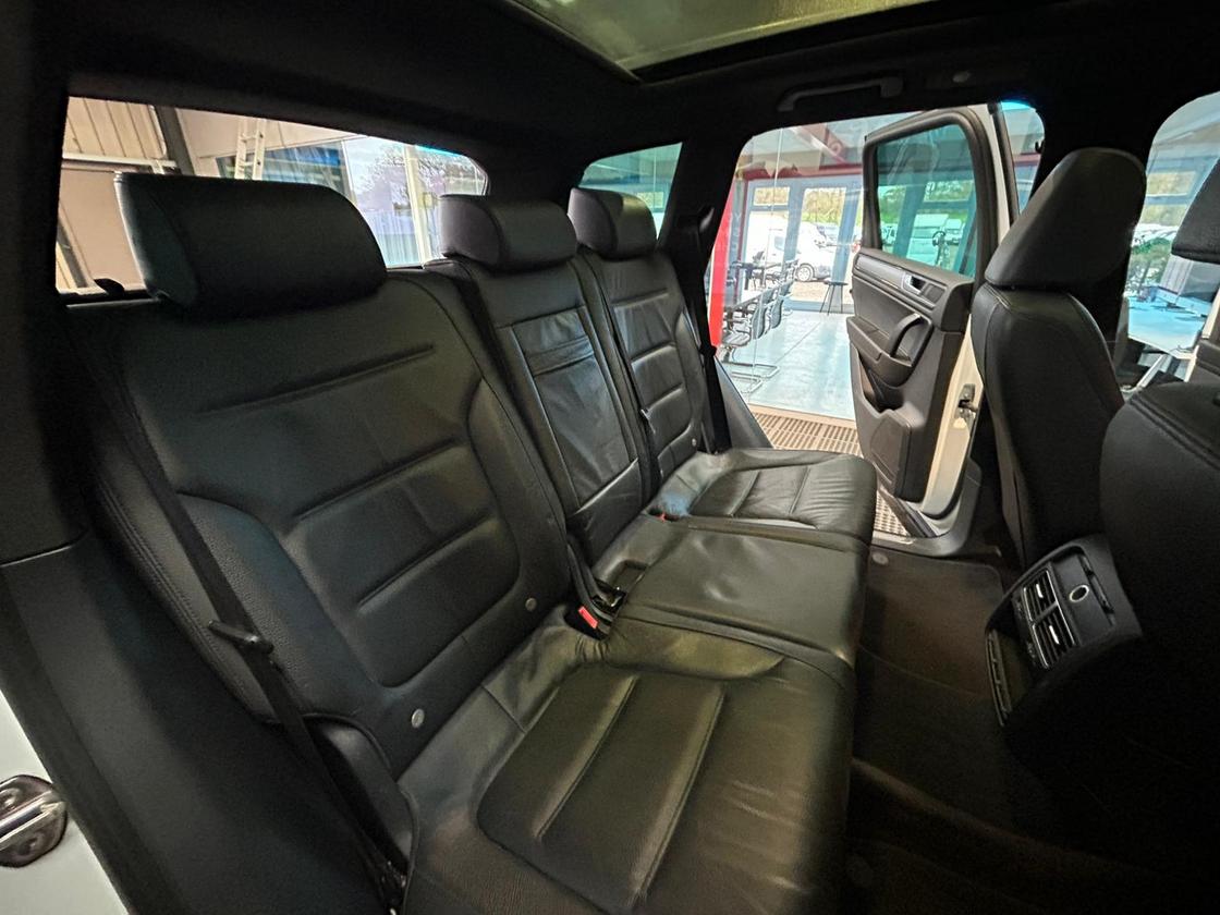 2015 Volkswagen Touareg – Model: Touareg V6 R-Line TDI BlueMotion Technology Auto – HG65FWO