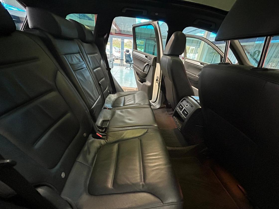 2015 Volkswagen Touareg – Model: Touareg V6 R-Line TDI BlueMotion Technology Auto – HG65FWO