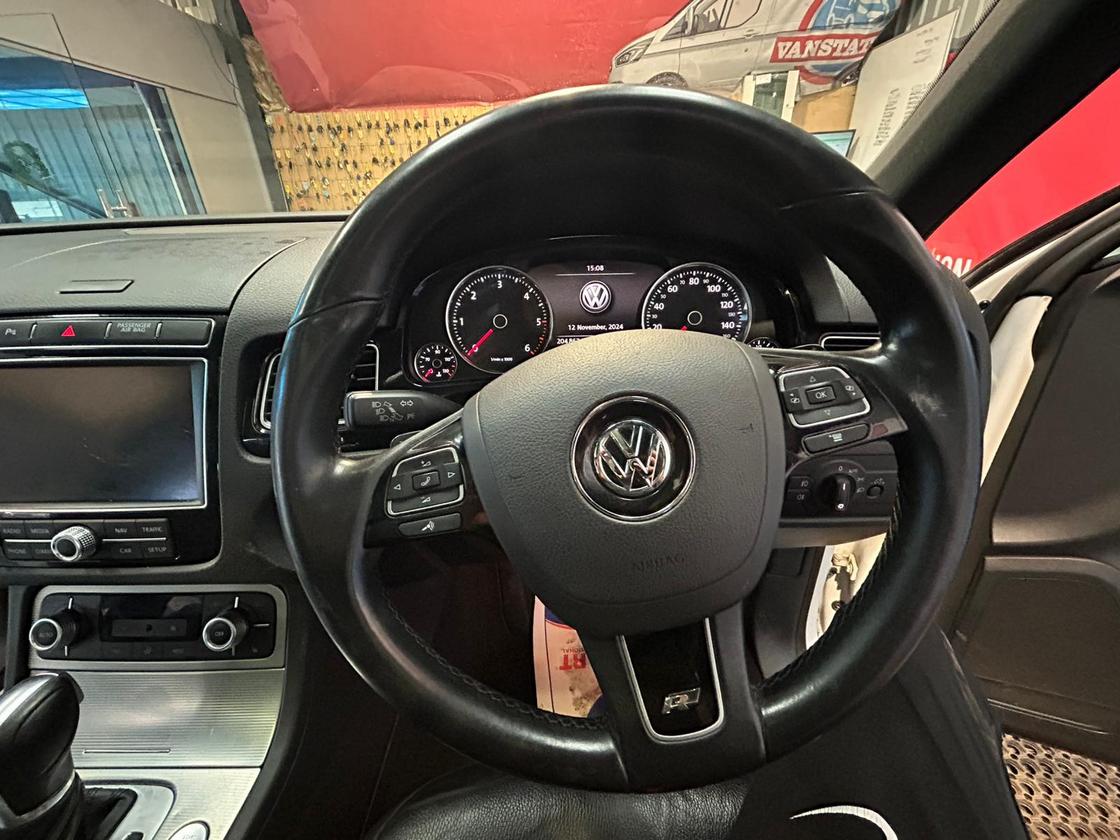 2015 Volkswagen Touareg – Model: Touareg V6 R-Line TDI BlueMotion Technology Auto – HG65FWO