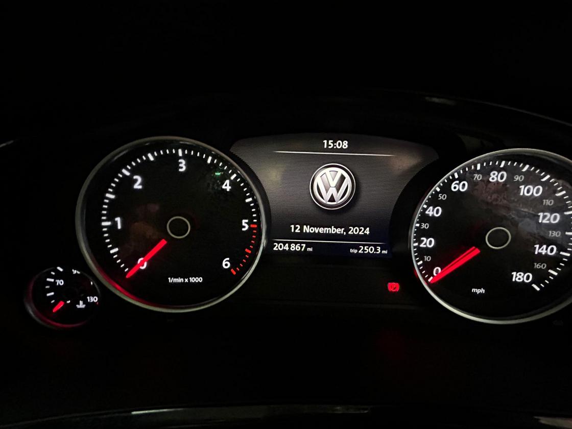 2015 Volkswagen Touareg – Model: Touareg V6 R-Line TDI BlueMotion Technology Auto – HG65FWO