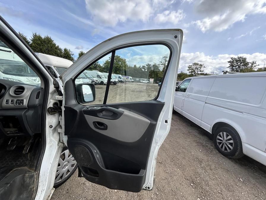 2015 Renault Trafic Trafic SL27 Business+ dCi – EA15BVT