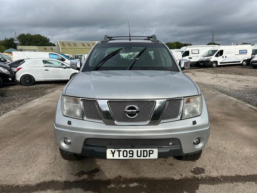2009 Nissan Navara Navara Aventura Double Cab dCi Auto – YT09UDP