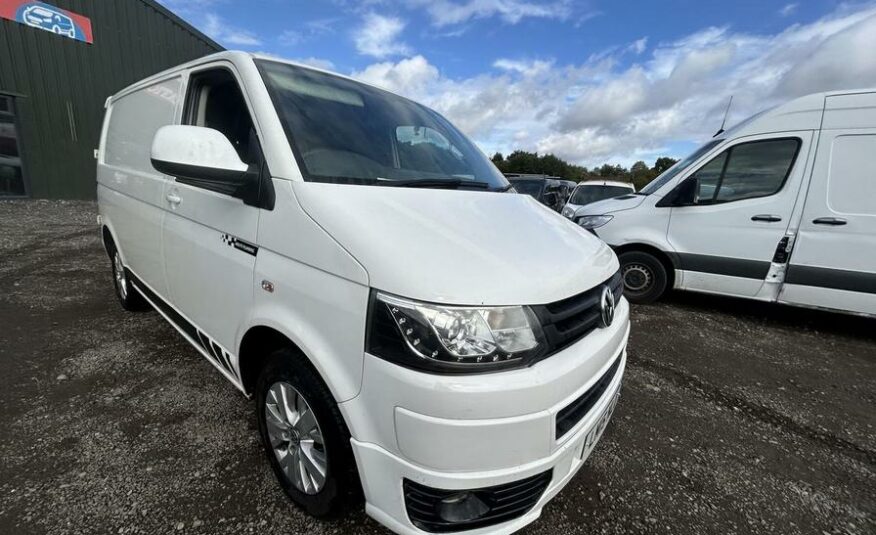 2015 Volkswagen Transporter Transporter T30 Highline 140 TDI SWB Auto – LM15NLD