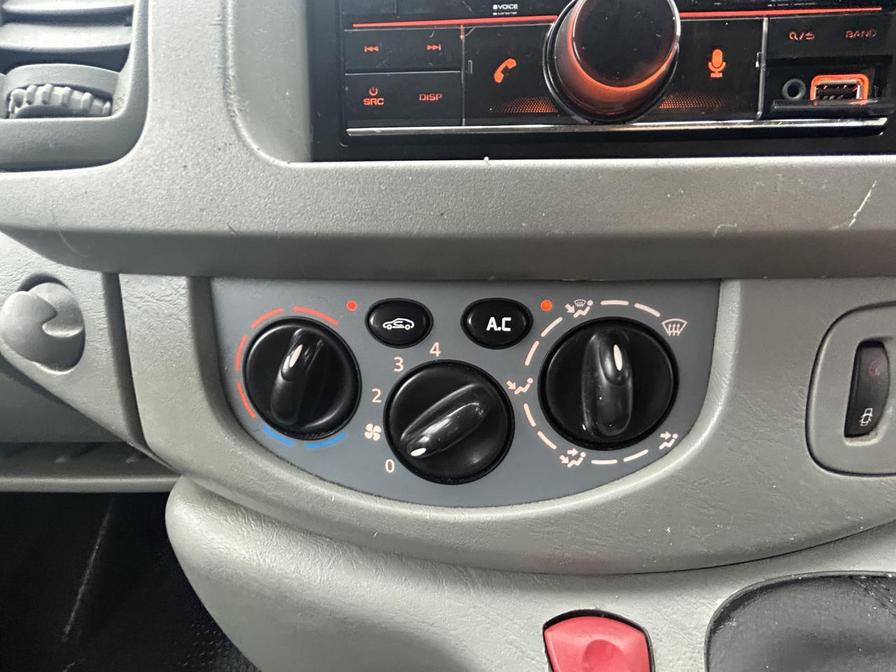 2008 Renault Trafic Trafic LL29 DCI 115 – FV08KGU