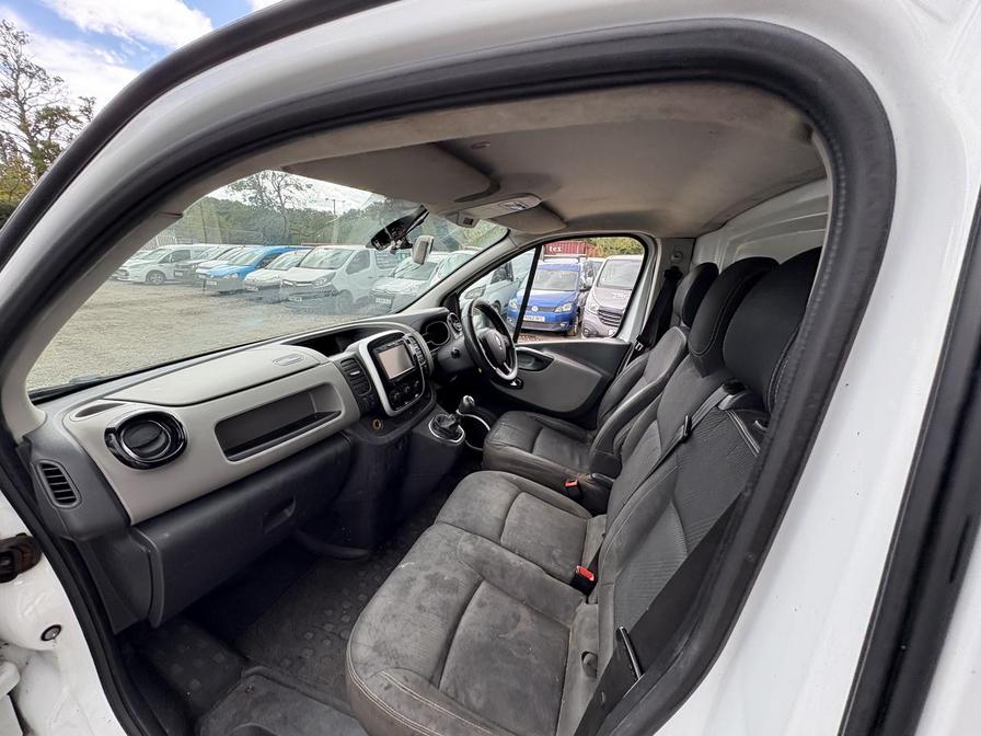 2017 Renault Trafic Trafic LL29 Sport Nav Energy dCi – FE67GYT