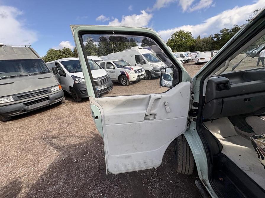 2001 Volkswagen Transporter 800 Special TD SWB – Y83MJN