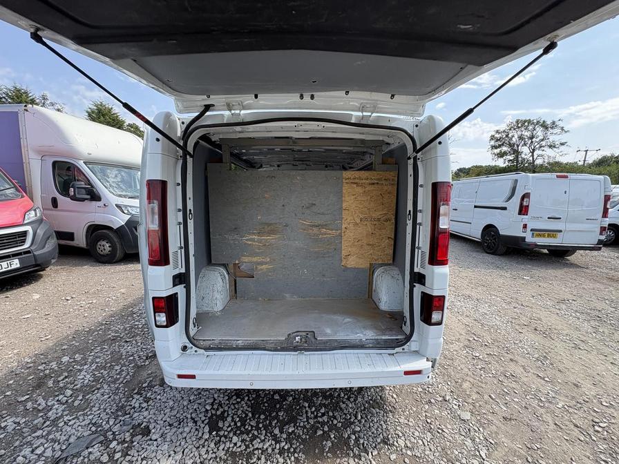 2015 Vauxhall Vivaro Vivaro 2900 Sportive CDTi – EO15LKL