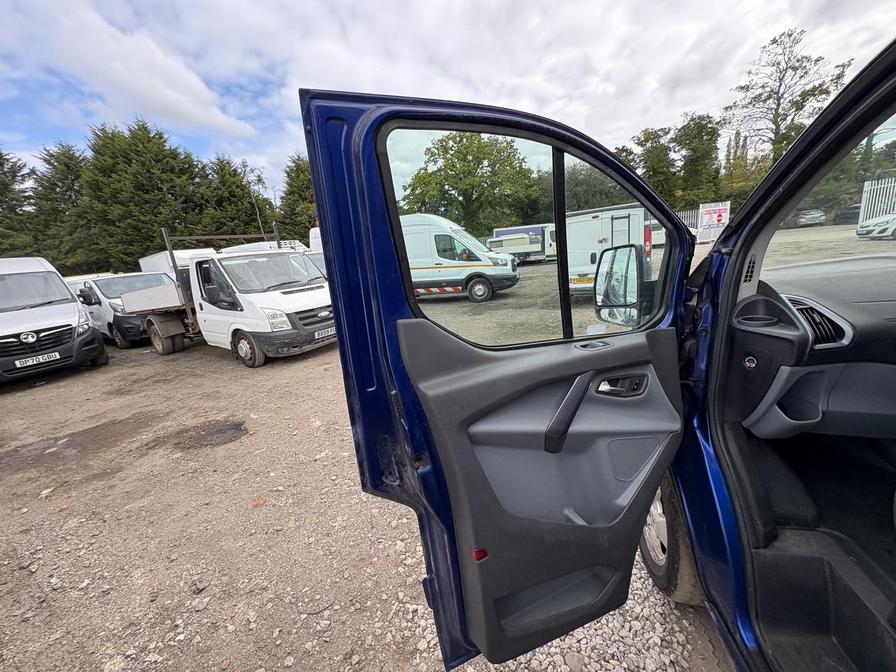 2016 Ford Transit Custom Transit Custom 270 Limited E-Tech – LM16FNT