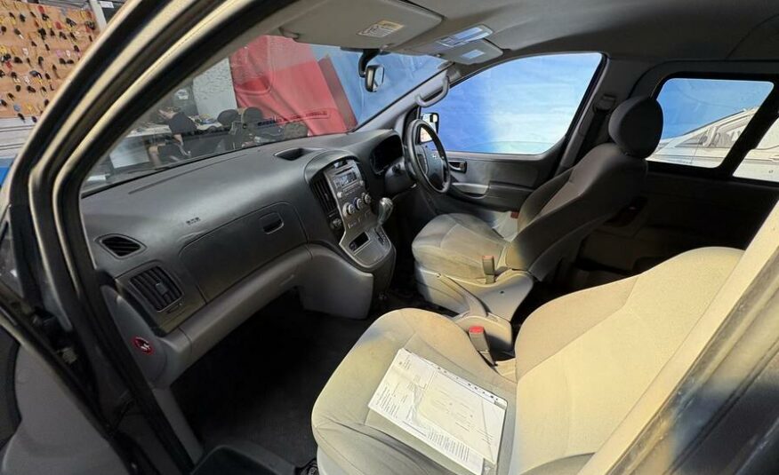 2012 Hyundai i800 i800 Style CRDi Auto – EJ12LVE