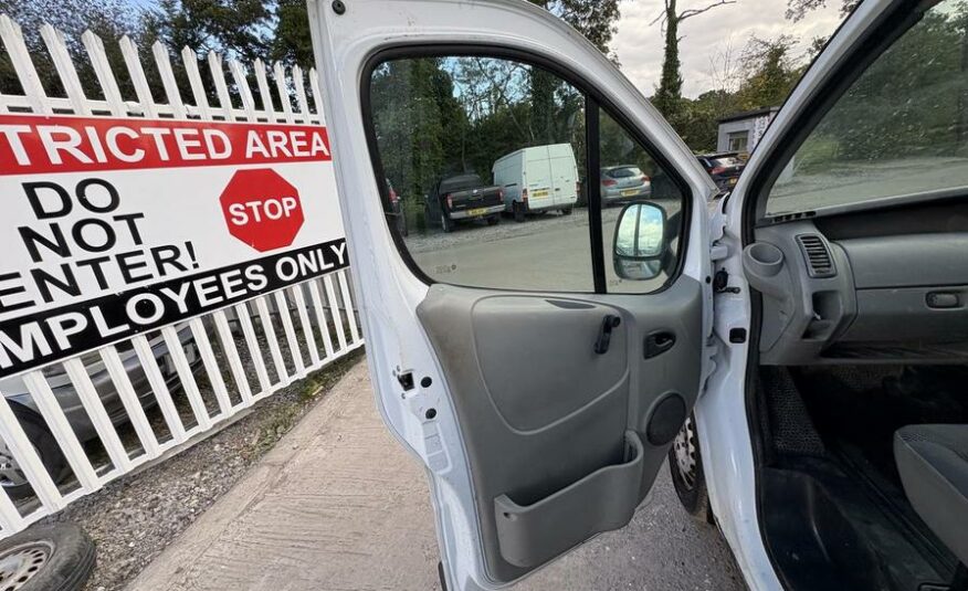 2010 Vauxhall Vivaro Vivaro  2900 CDTI LWB – FP59KKM