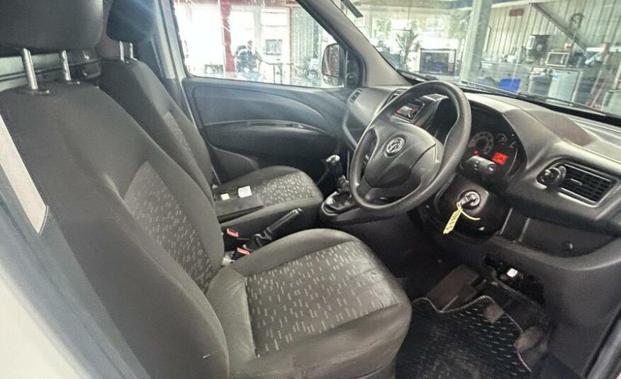 2017 Vauxhall Combo Combo 2000 CDTi – YP67PVO