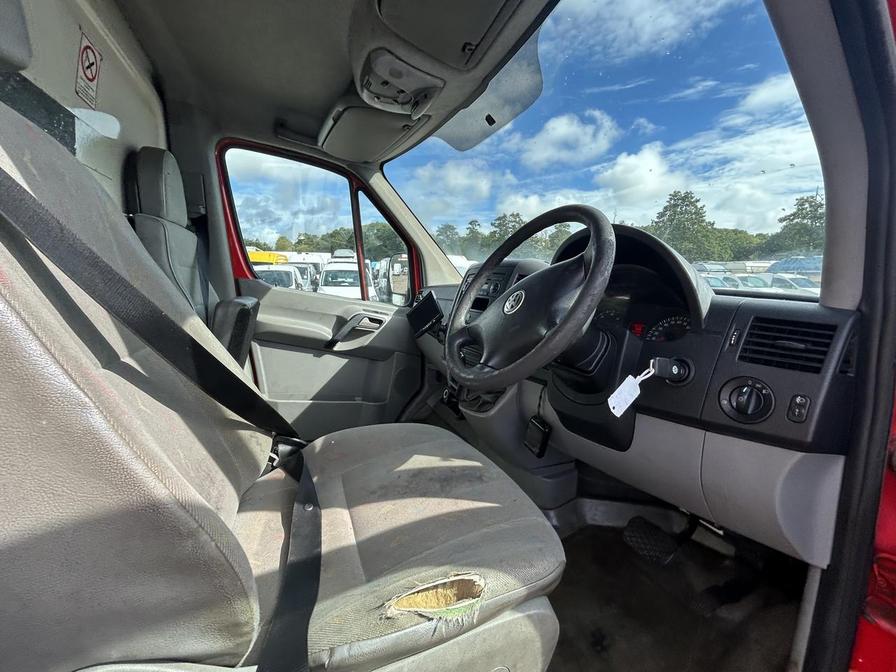 2009 Volkswagen Crafter Crafter CR35 109 MWB Semi-Auto – NG09YCT/DR06DAK