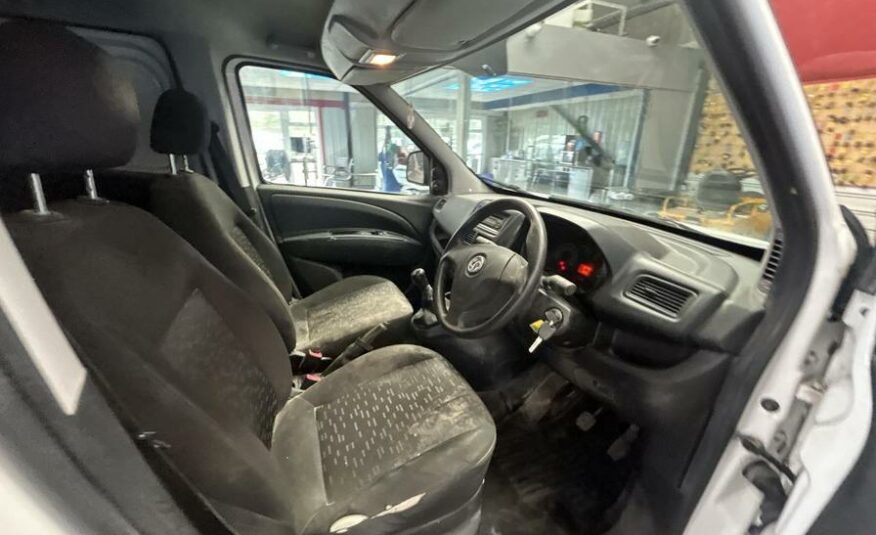 2018 Vauxhall Combo Combo 2300 CDTi – SA18RXS
