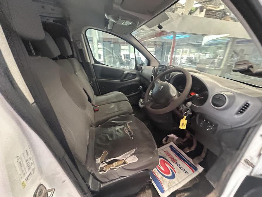 2016 Peugeot Partner Partner 850 Professional HDI – MX16XTF