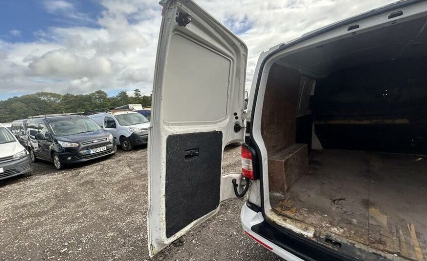 2015 Volkswagen Transporter Transporter T30 Highline 140 TDI SWB Auto – LM15NLD