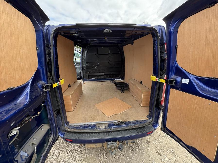 2016 Ford Transit Custom Transit Custom 270 Limited E-Tech – LM16FNT