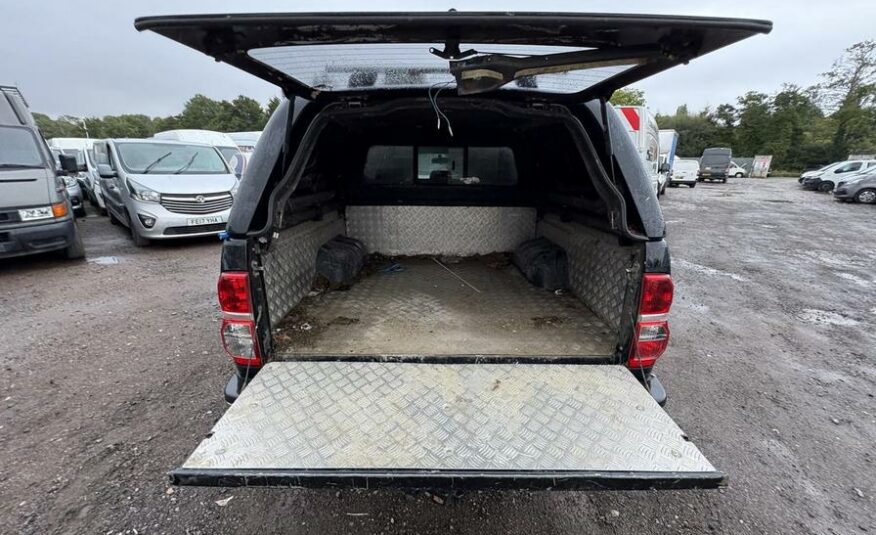 2013 Toyota Hilux HI-Luxury Invincible D-4D 4×4 Double Cab Auto – DV13SFZ