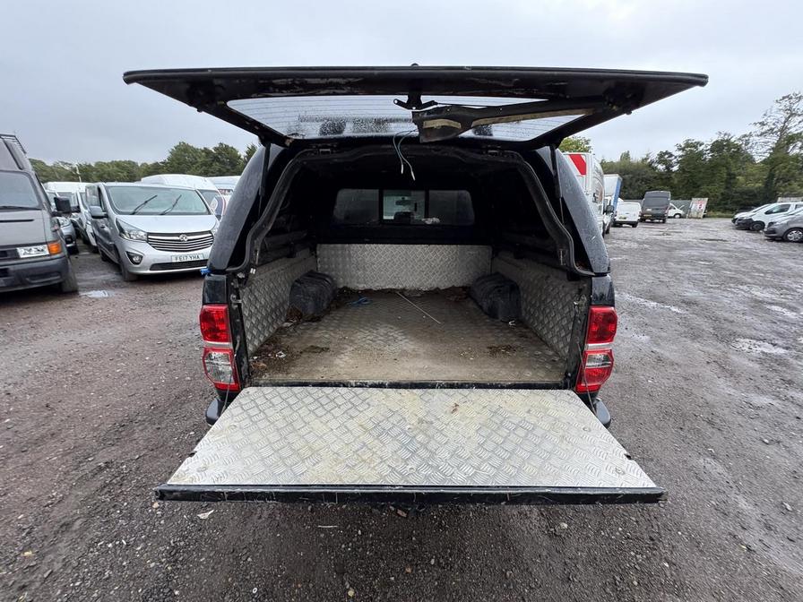 2013 Toyota Hilux HI-Luxury Invincible D-4D 4×4 Double Cab Auto – DV13SFZ