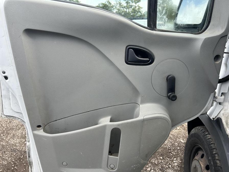 2008 Vauxhall Vivaro 2700 Sportive – LF58NYH
