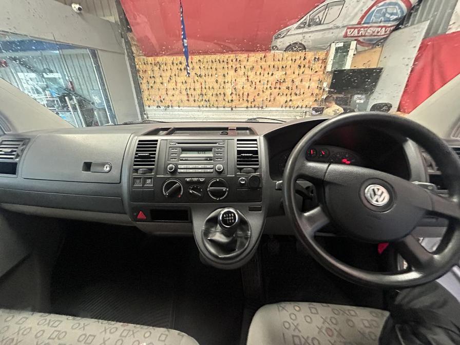 2009 Volkswagen Transporter Transporter Shuttle SE130 SWB – KX59CVL