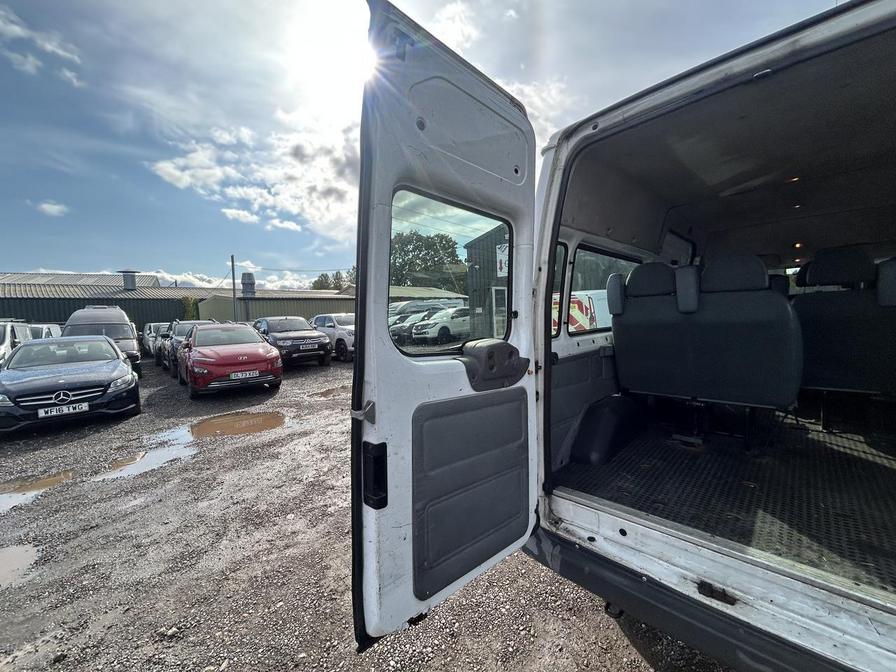 2007 Ford Transit Transit 100 15-Seat RWD – FY07WRT