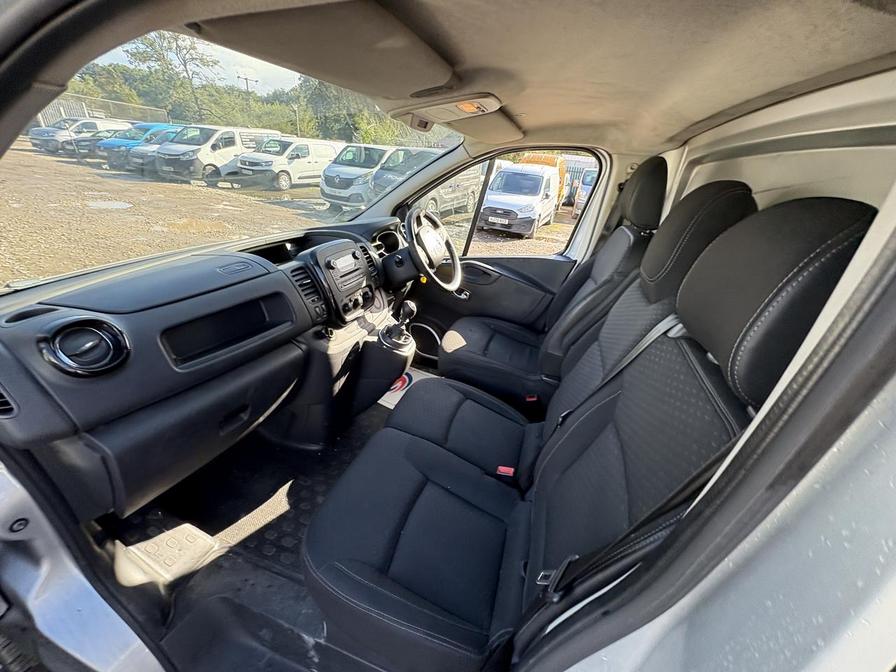2018 Vauxhall Vivaro Vivaro 2700 Sportive CDTI – KY18EVX
