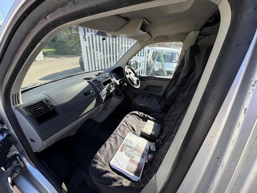 2011 Volkswagen Transporter Transporter T28 102 TDI SWB – AU61PBZ