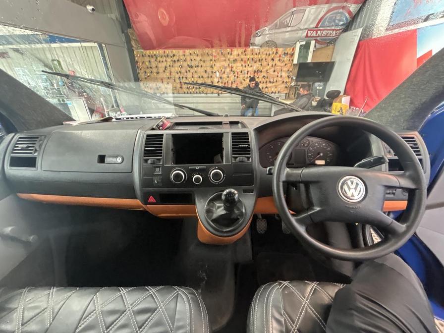 2007 Volkswagen Transporter Transporter T30 102 TDI LWB – RJ07YDT