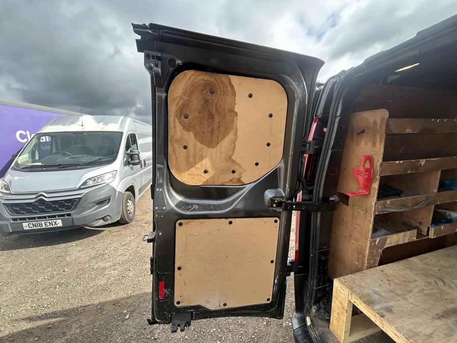 2017 Ford Transit Custom Transit Custom 270 Limited Auto – RA17CUV