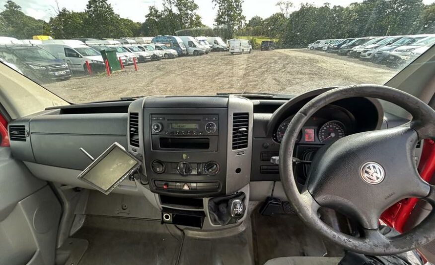 2009 Volkswagen Crafter Crafter CR35 109 MWB Semi-Auto – NG09YCT/DR06DAK
